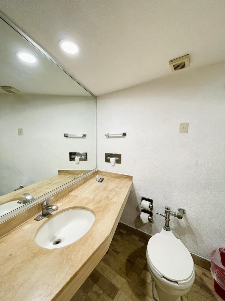 Hotel Arroyo de la Plata Zacatecas 60/64