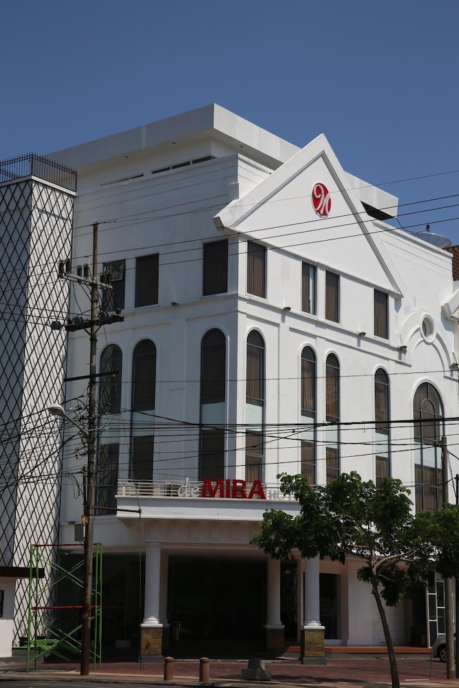 deMira Hotel Gubeng Surabaya 5/26
