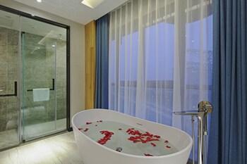 Qilu City Art Hotel 23/39