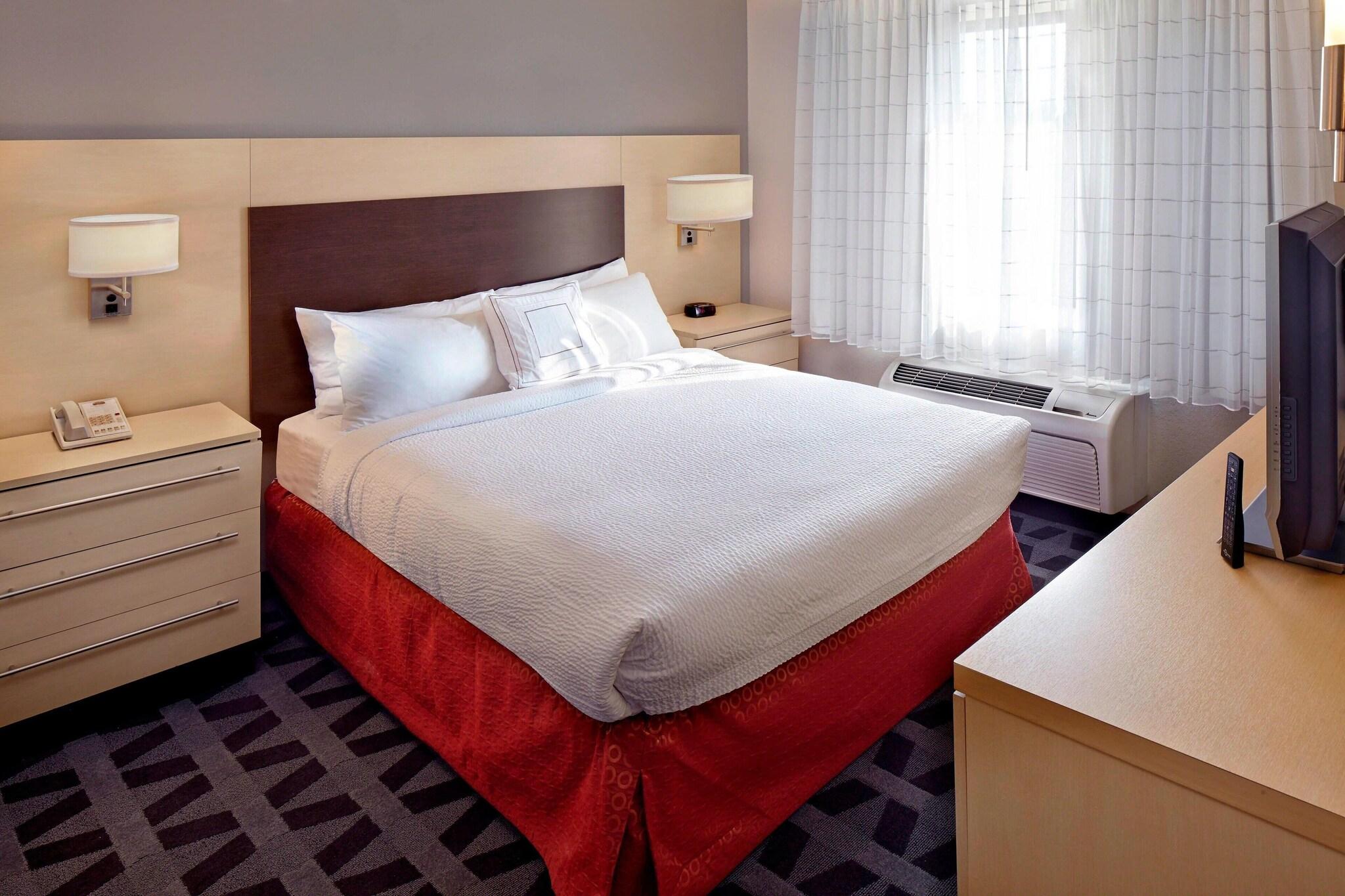 Suite, Queen Bed