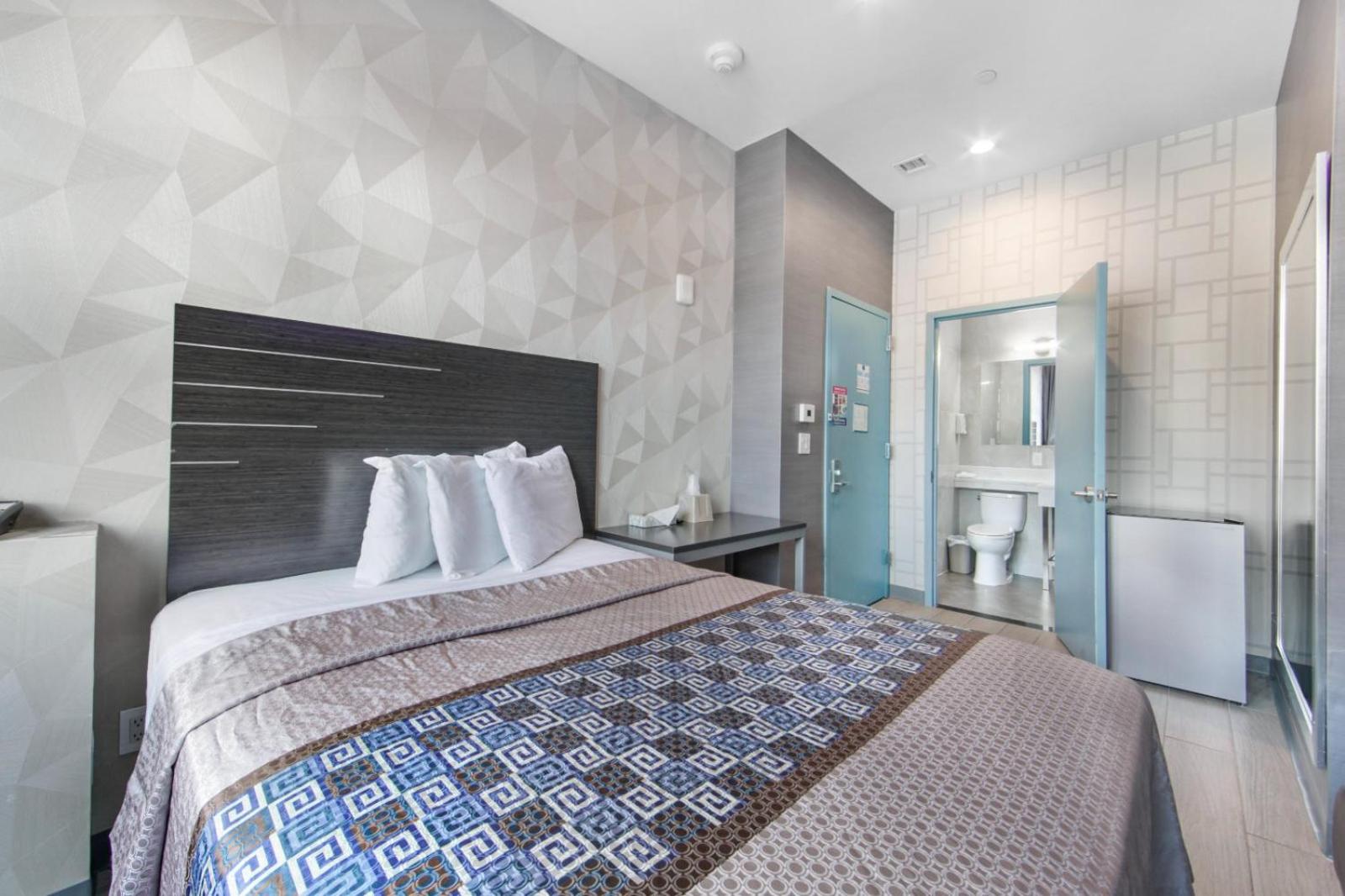 Hotel 365 Bronx 26/50