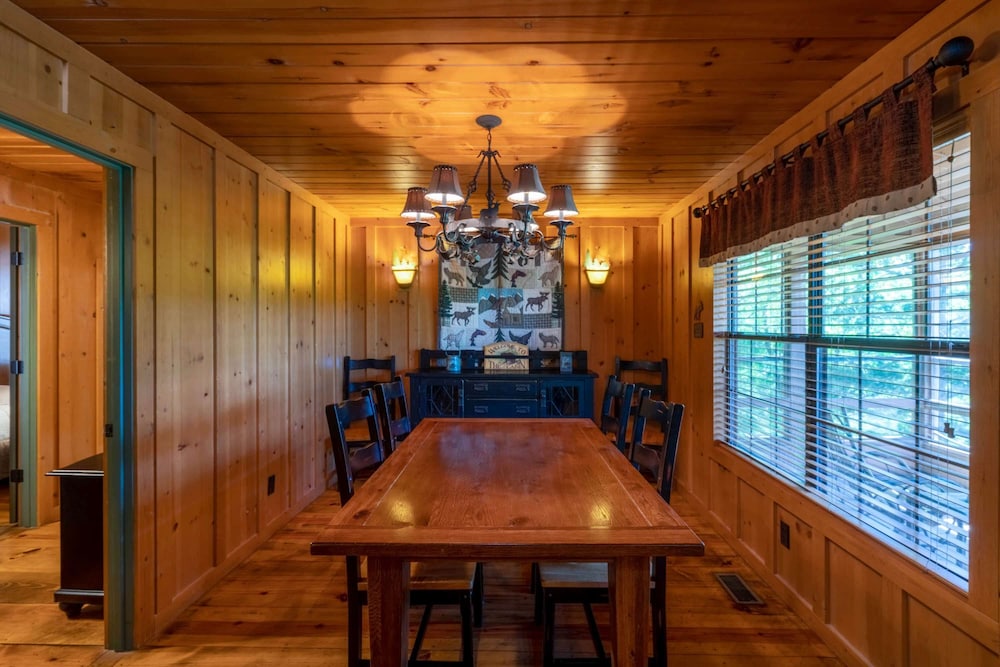The Cabins At Green Mountain 36/68