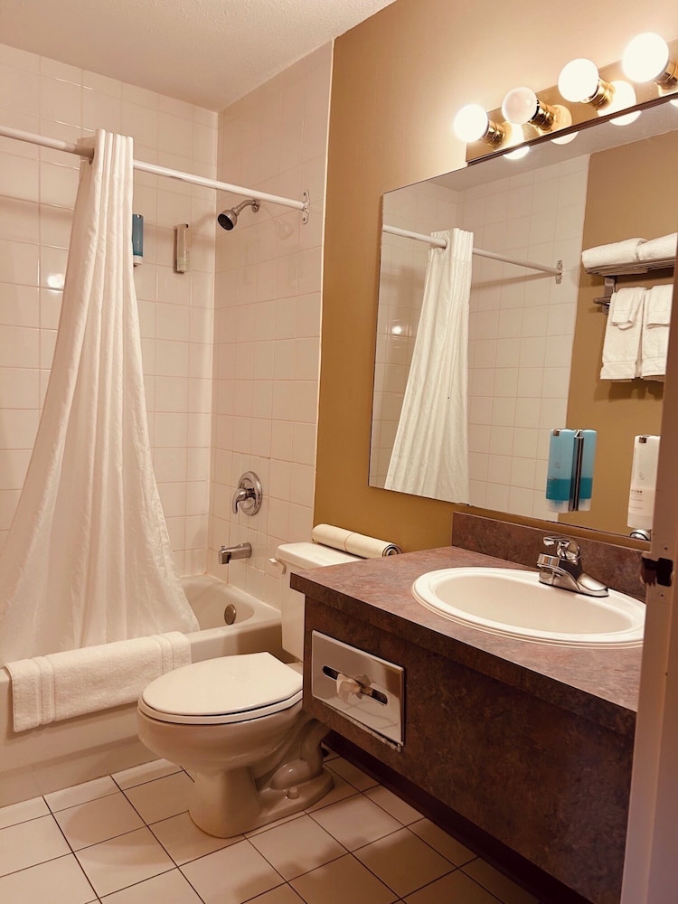 Nomad Hotel And Suites 66/67