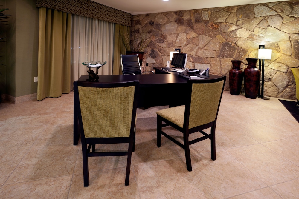 Holiday Inn Express Hotel Suites Marble Falls 52/64