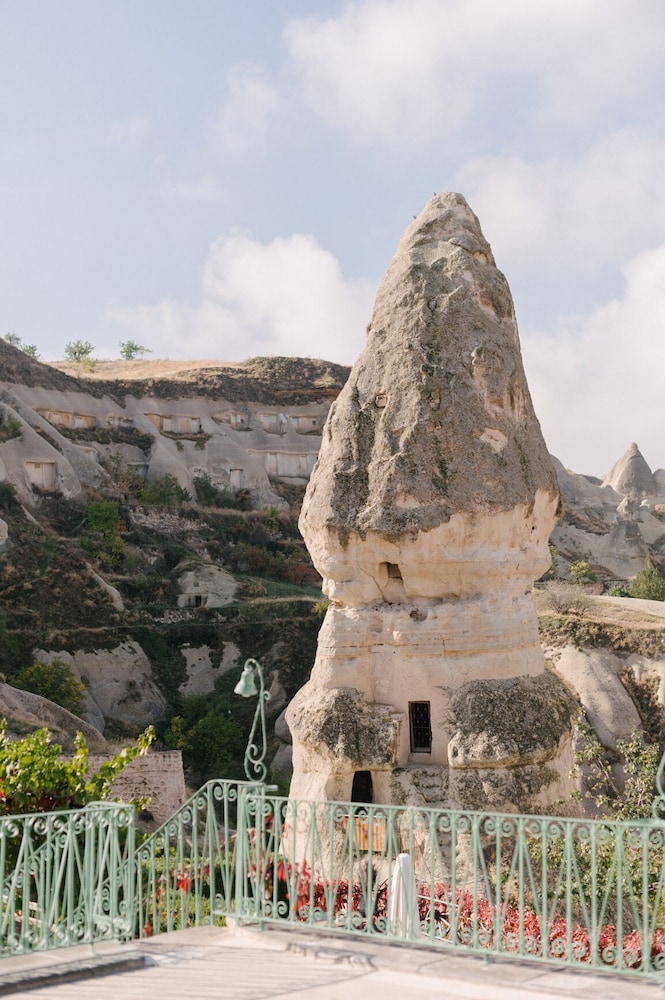 Aza Cave Hotel 4/50