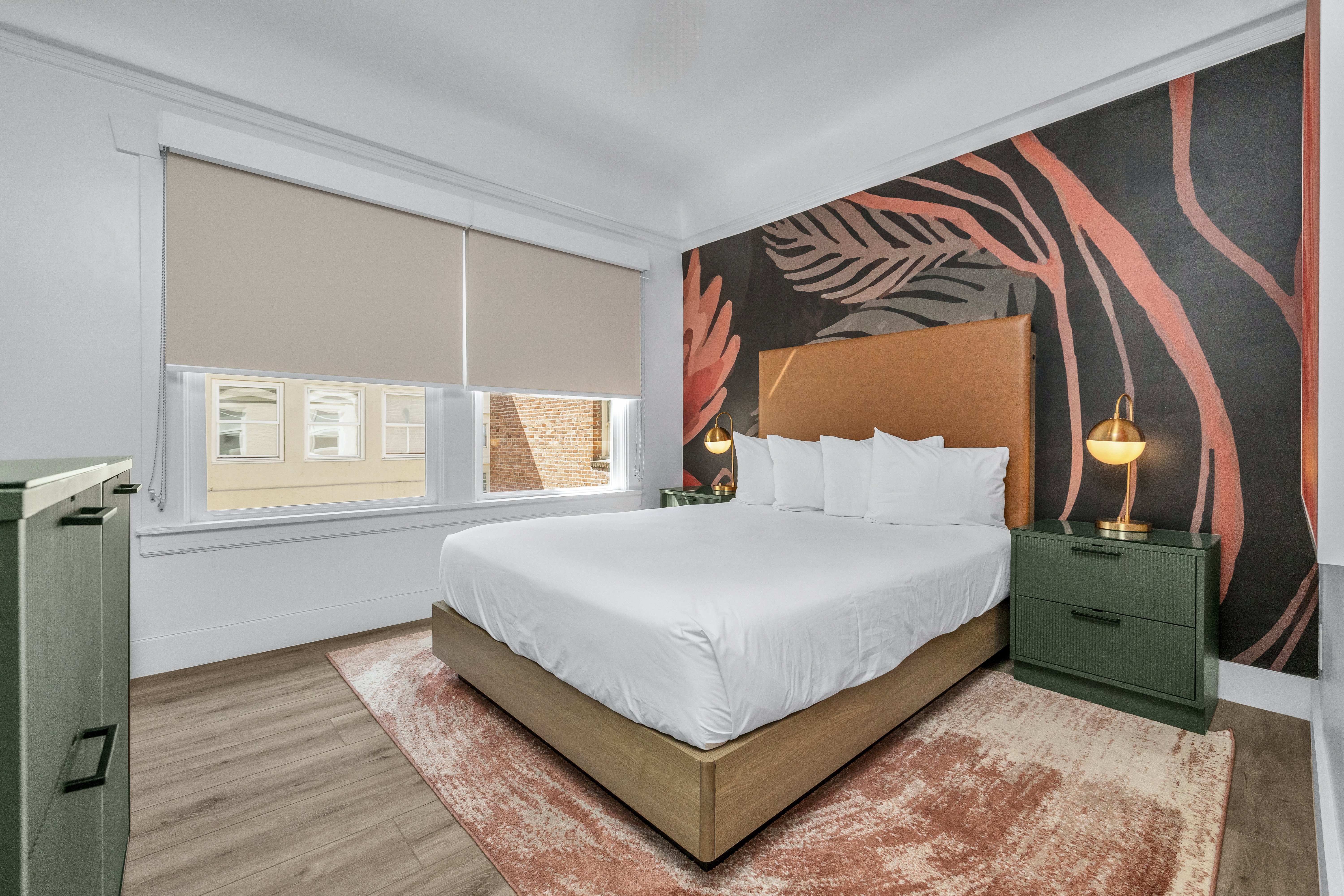 Nob Hill Hotel 40/84