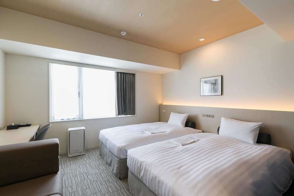 MODERATE, TWIN BEDS