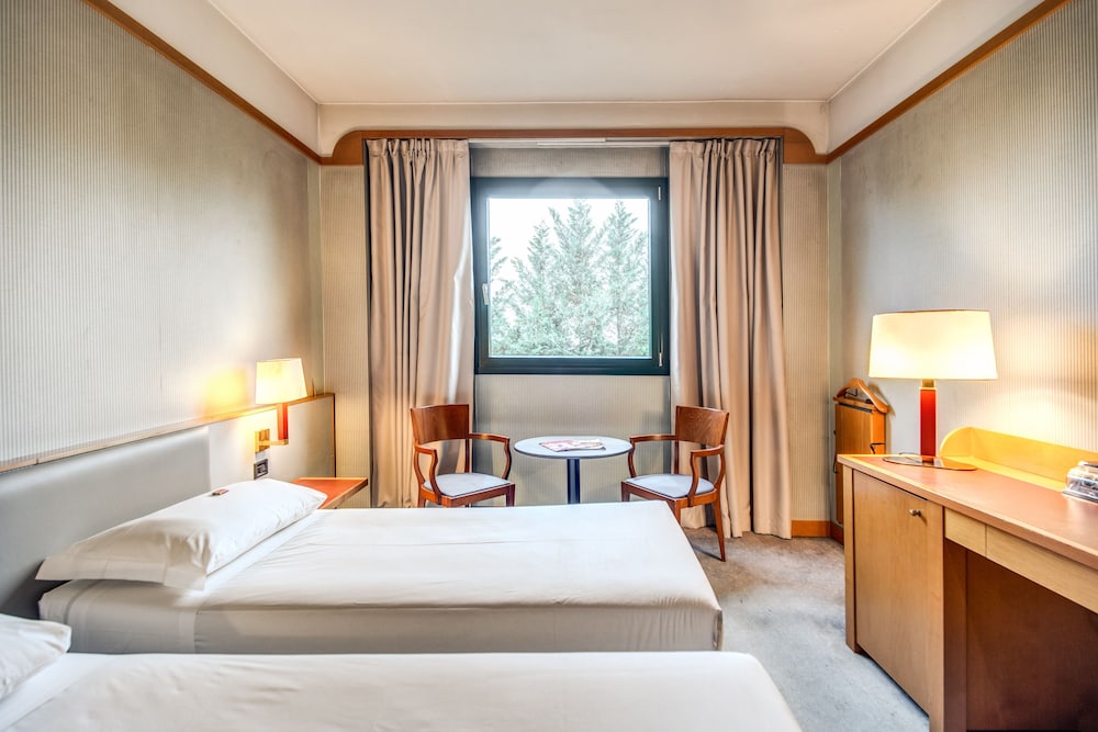 Standard, Twin Beds