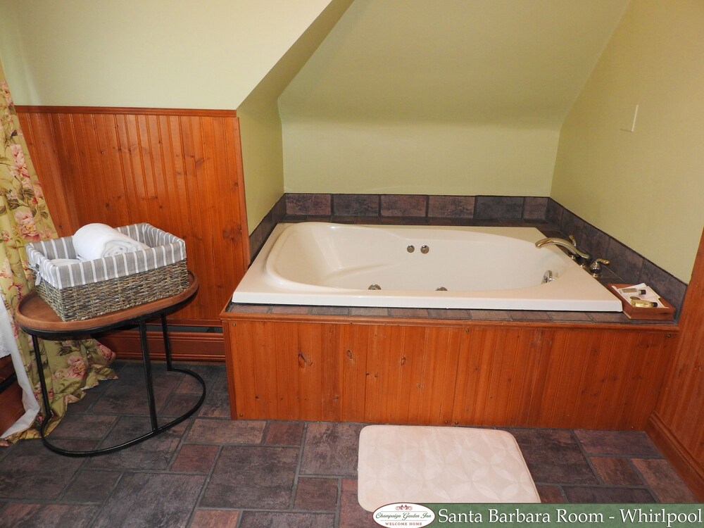Champaign Garden Inn 47/50