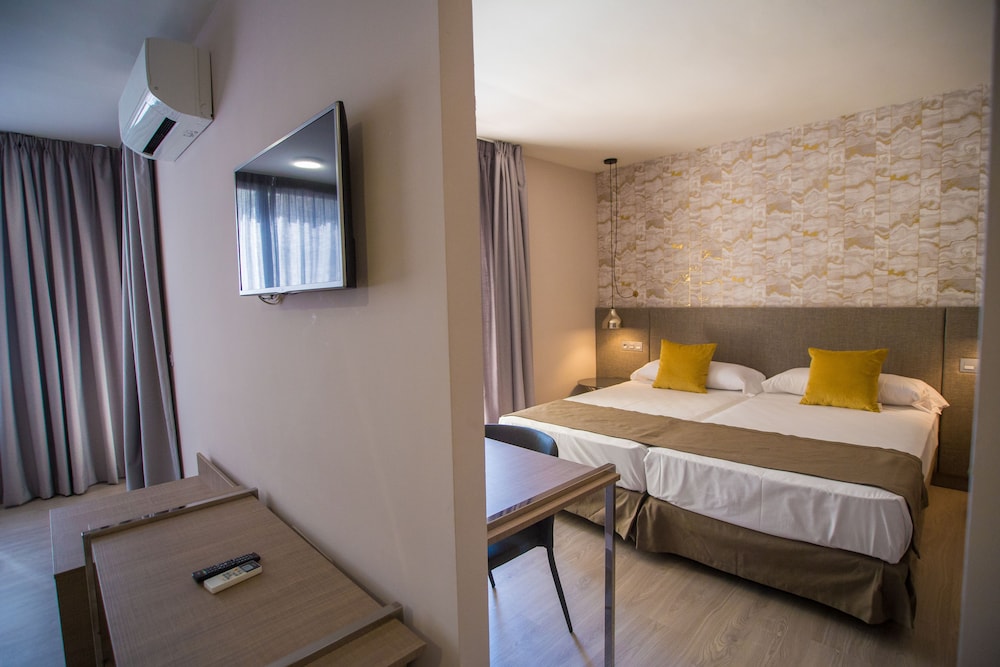 Ona Marbella Inn 5/40