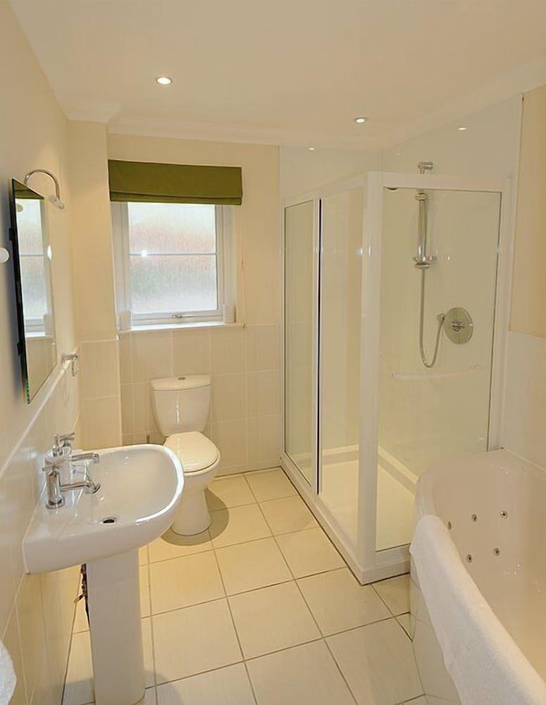 bcc lochness cottages