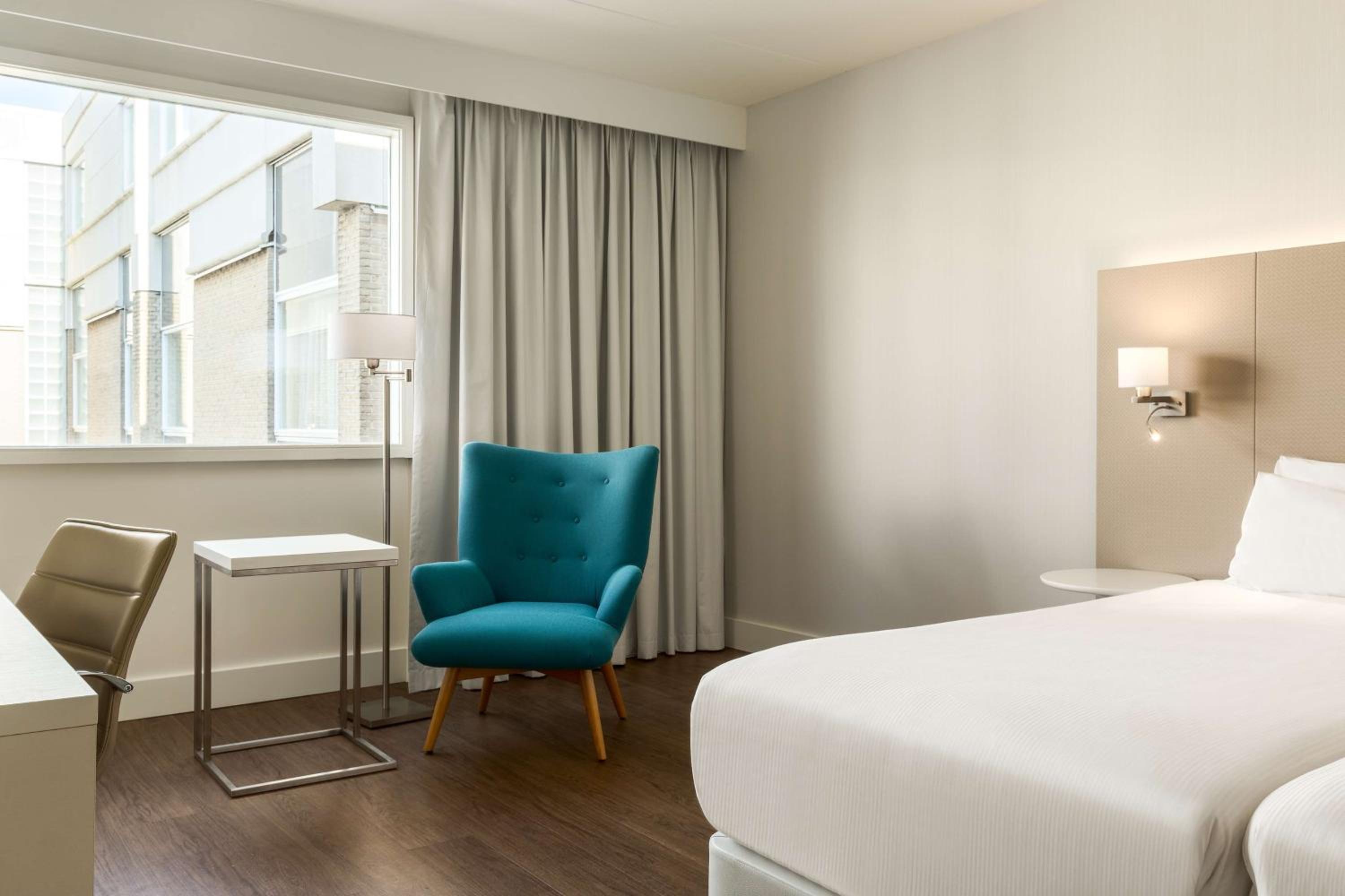 Room at NH SCHIPHOL AIRPORT, AMSTERDAM