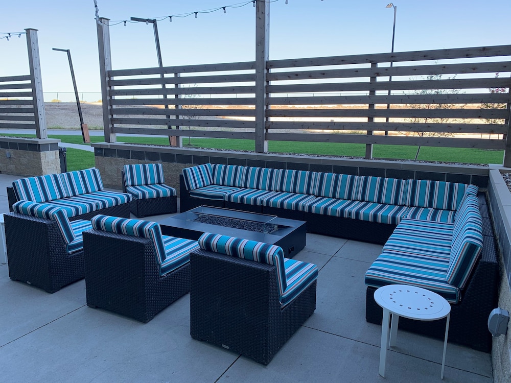 Hyatt Place East Moline/Quad Cities 36/54