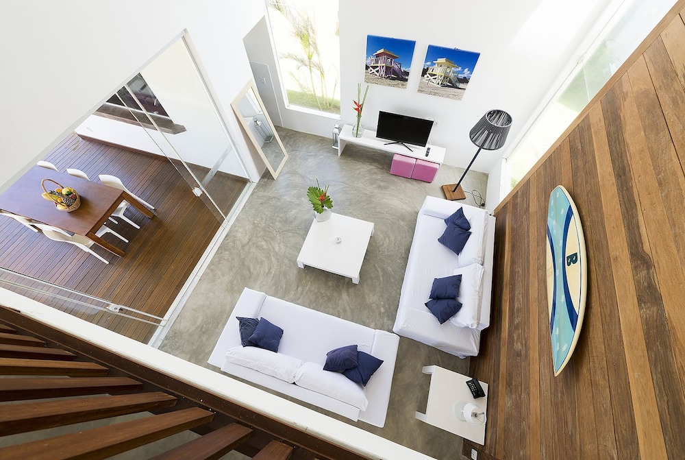 B Blue Beachouses 16/65
