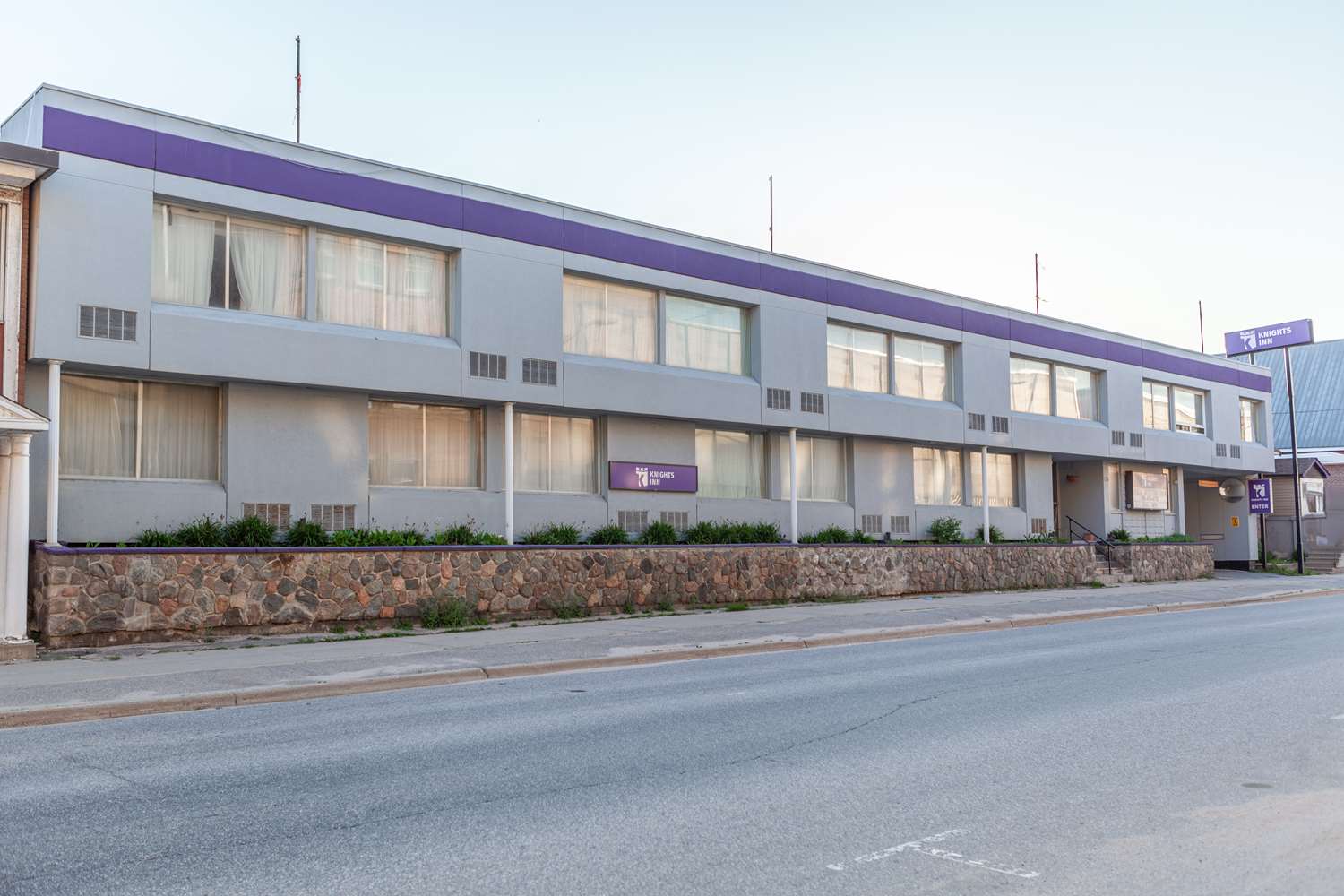 Knights Inn North Bay 3/41