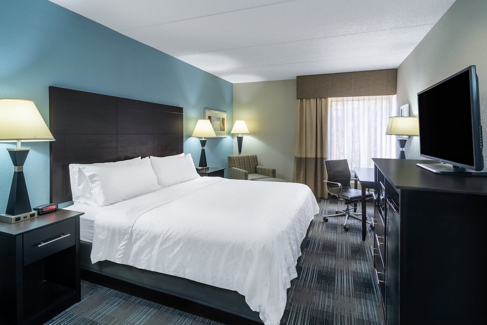 Holiday Inn Express Forsyth 16/42