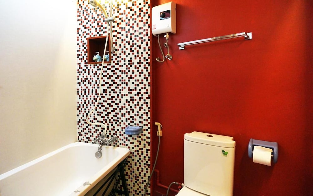 Phuket Paradiso Hotel 50/50
