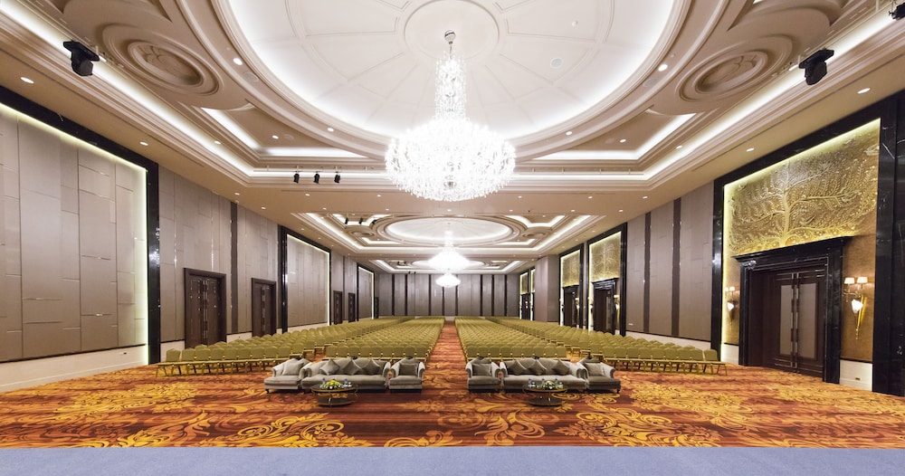 Garden City Hotel 31/38