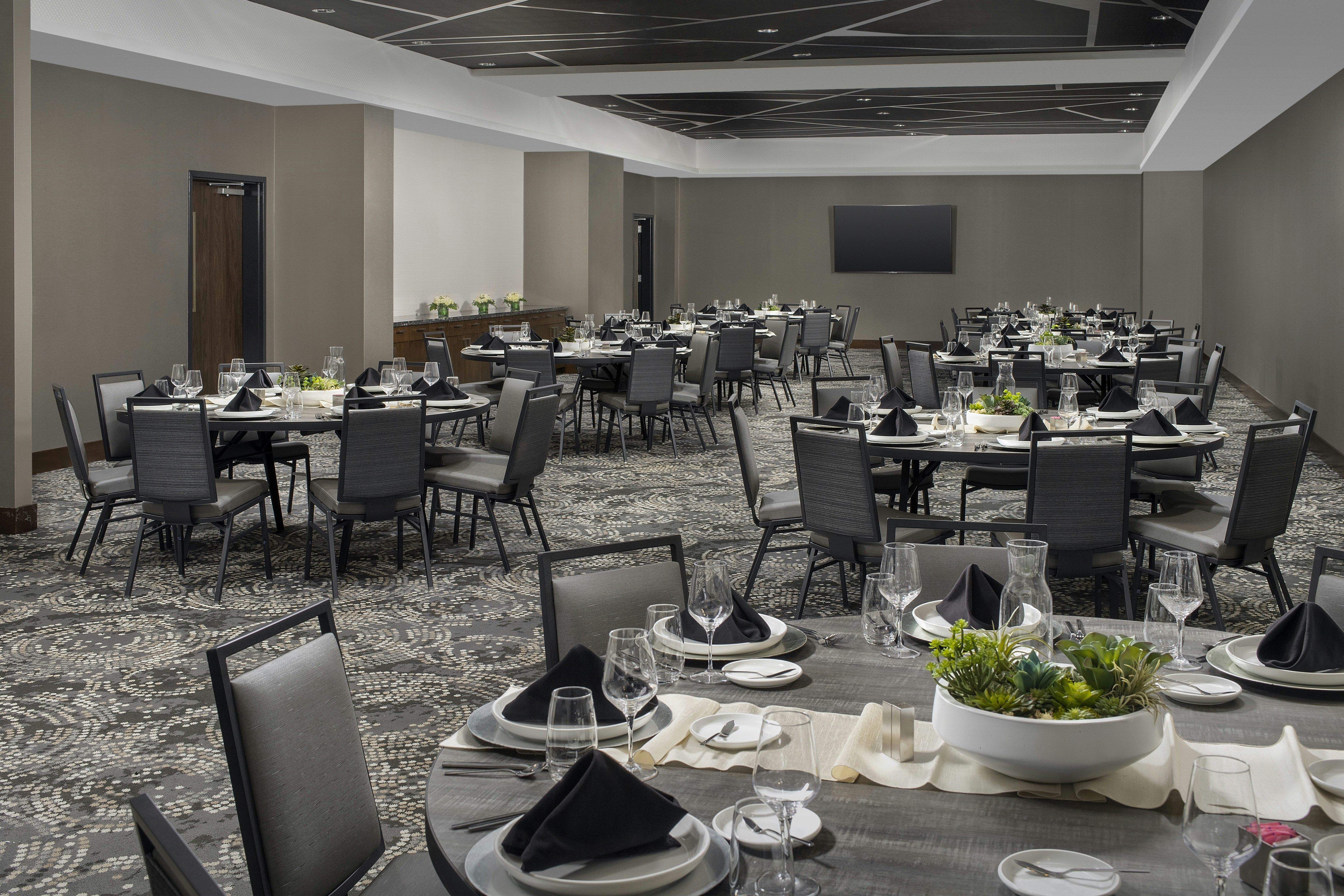 Embassy Suites By Hilton Knoxville Downtown 48/50