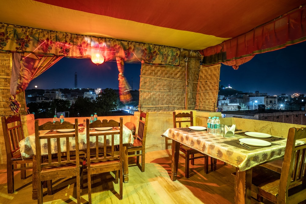Hotel Marina Mahal 38/50