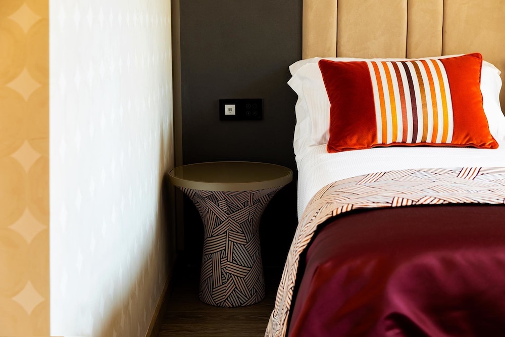 Amadomus Luxury Suites 25/46