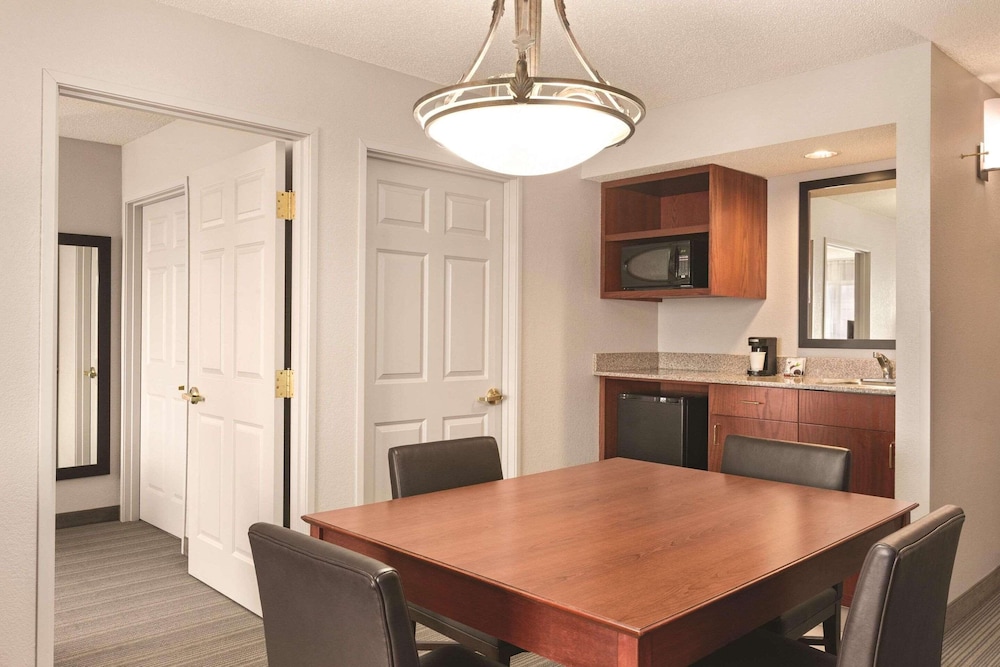 Country Inn Suites By Radisson Willmar Mn 29/39