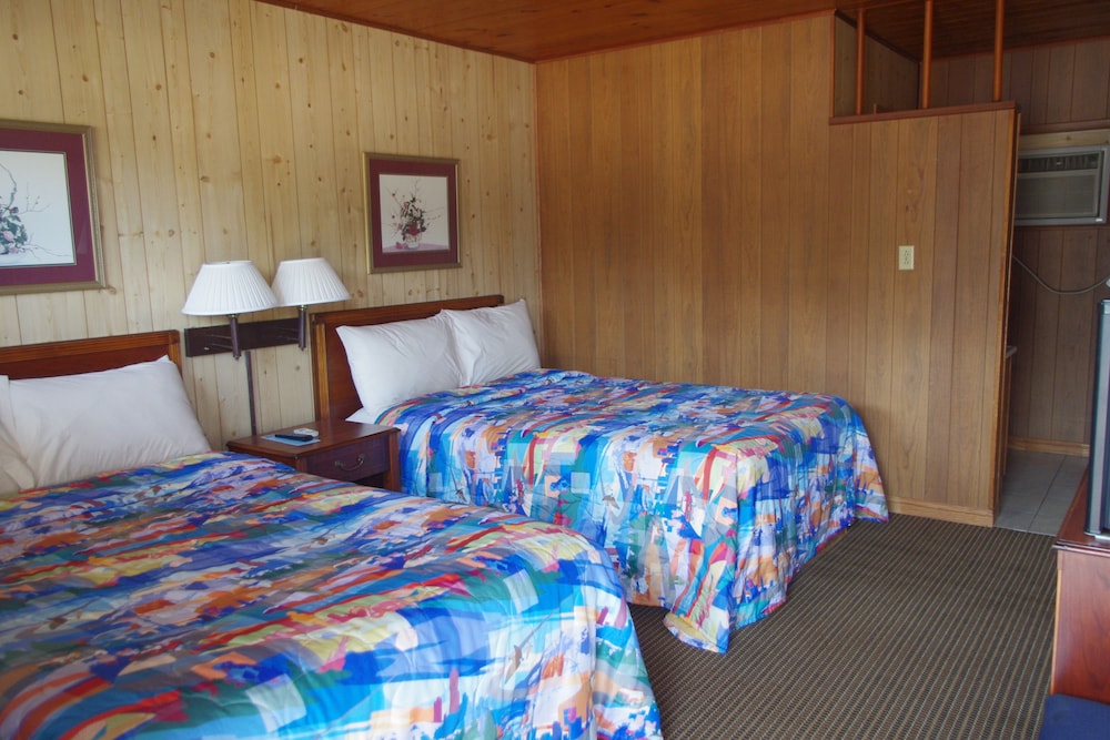 Love Hotels Western Holiday at Harlan Lake NE 27/51