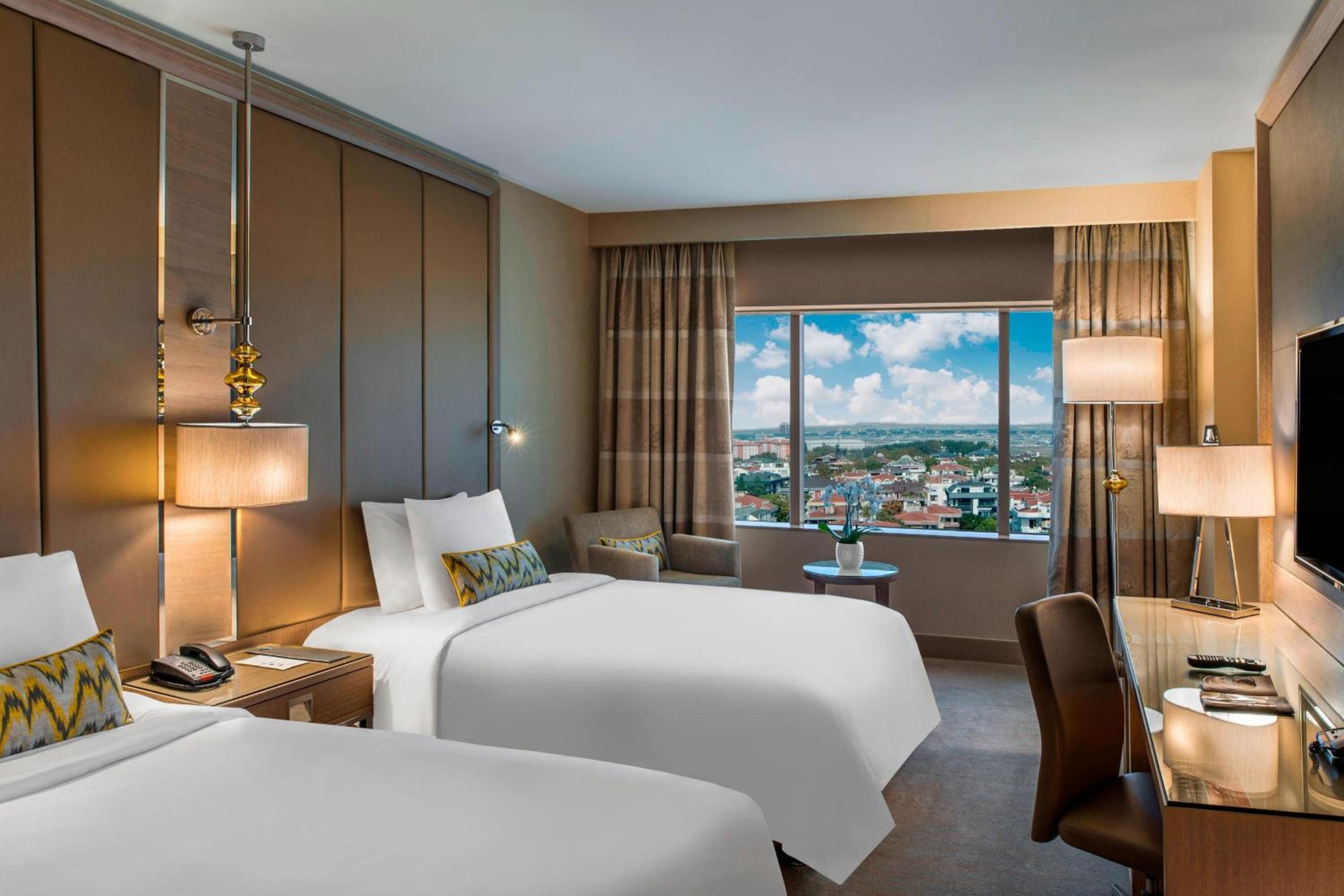 Executive, Twin Beds, City View, Club Lounge Access