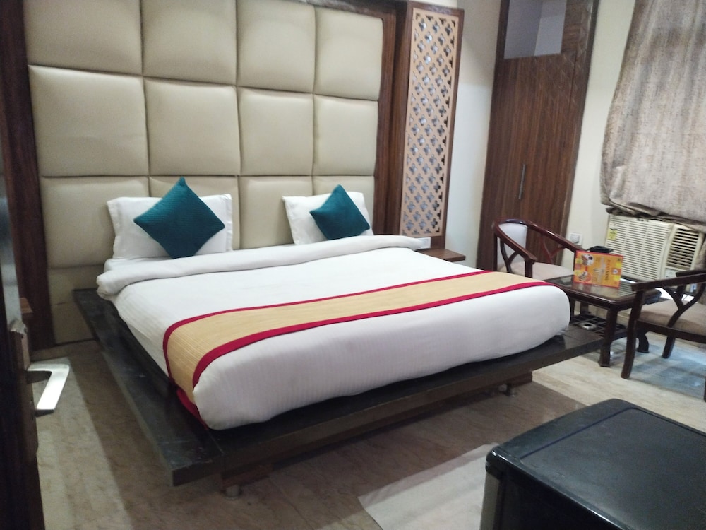Hotel Indo Continental 7/20