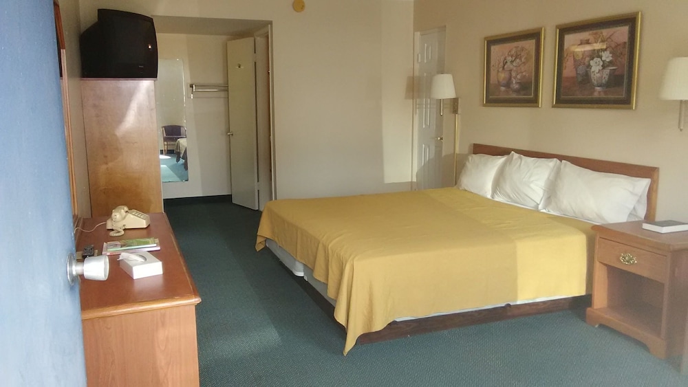Rodeway Inn Cecil GA 13/36