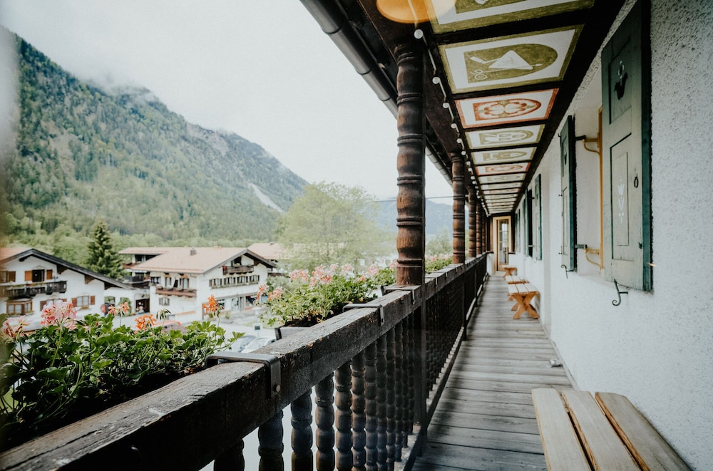 Alpenrose Bayrischzell Hotel Restaurant 45/48