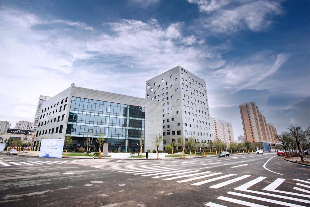 Wojo Hotel 4/50