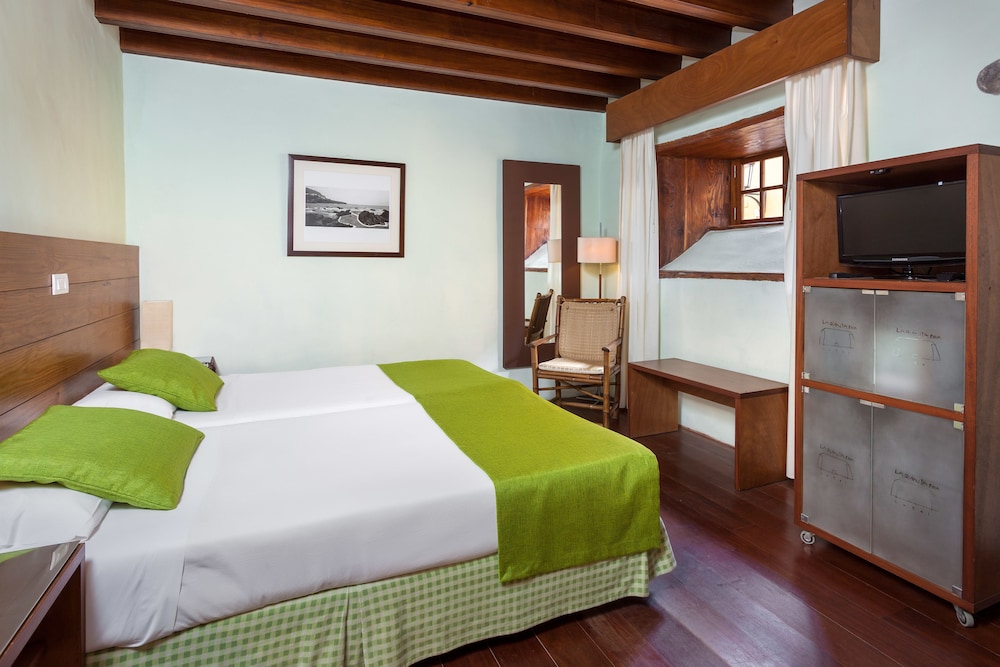 Hotel LIVVO La Quinta Roja 13/67