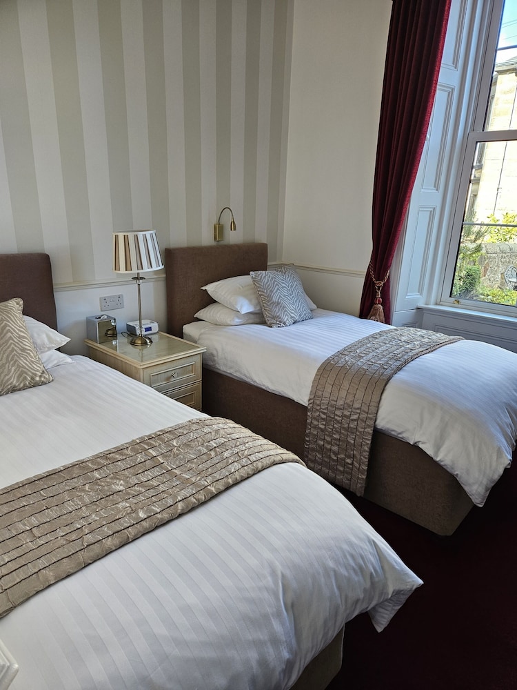 Highfield Guest House 7/50