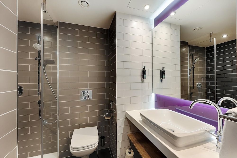 Premier Inn Frankfurt Westend Hotel 40/44