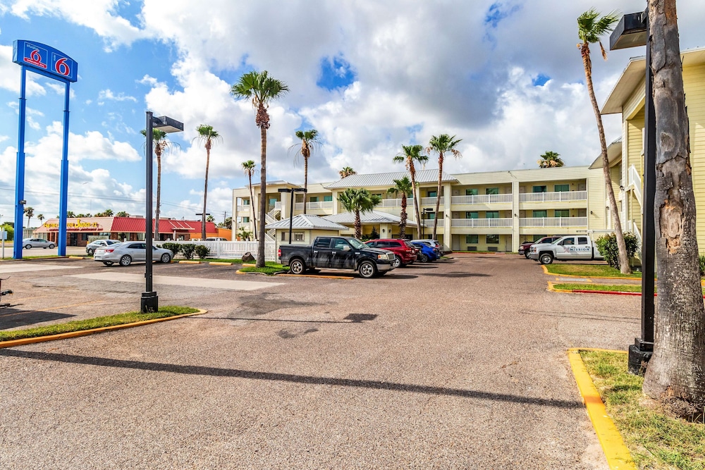 Motel6 Corpus Christi, TX - North 48/59