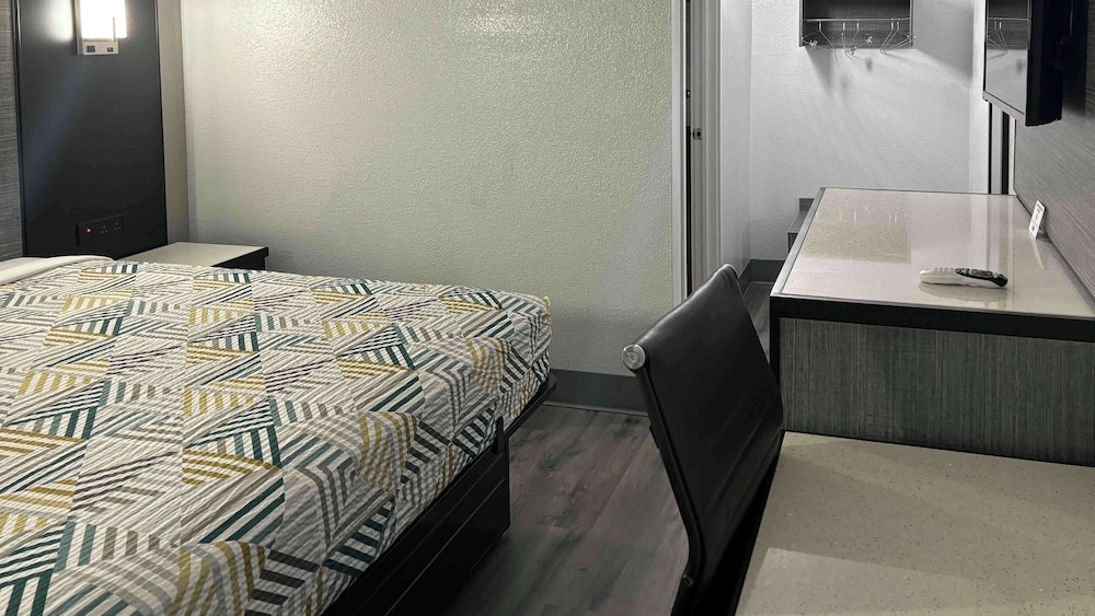 Motel6 Meridian, MS 45/60