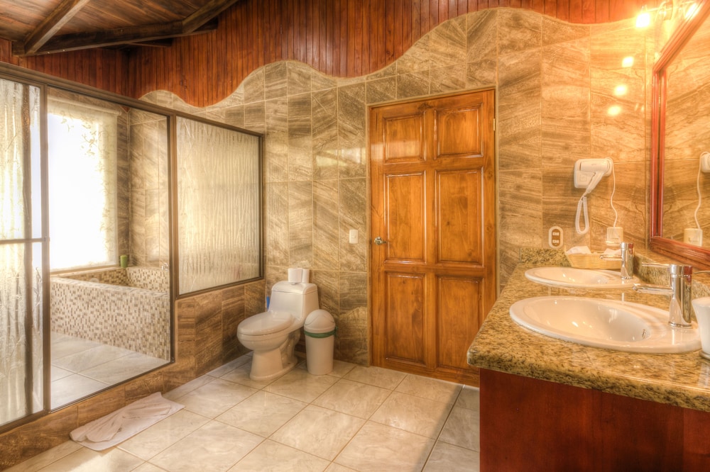 3 Bedrooms, Villa, 3 King Beds, with Pool
