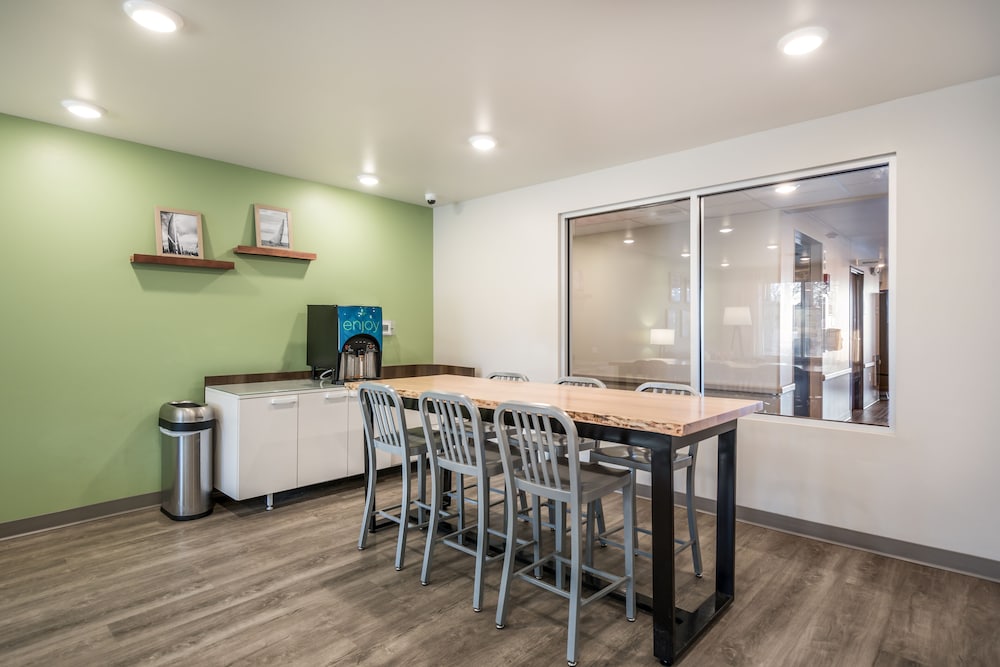 WoodSpring Suites Libertyville - Chicago 46/60
