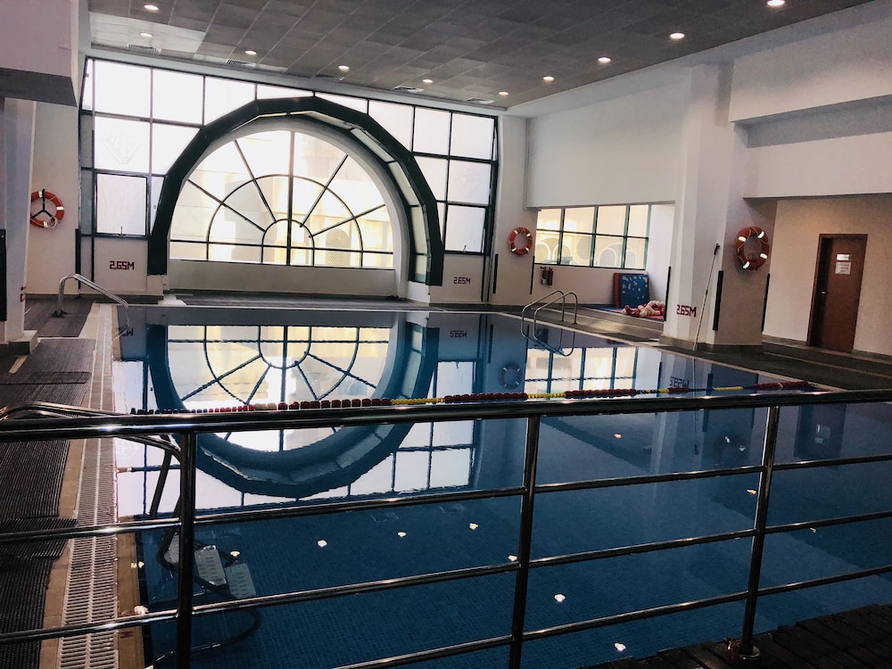 swimming pool spa