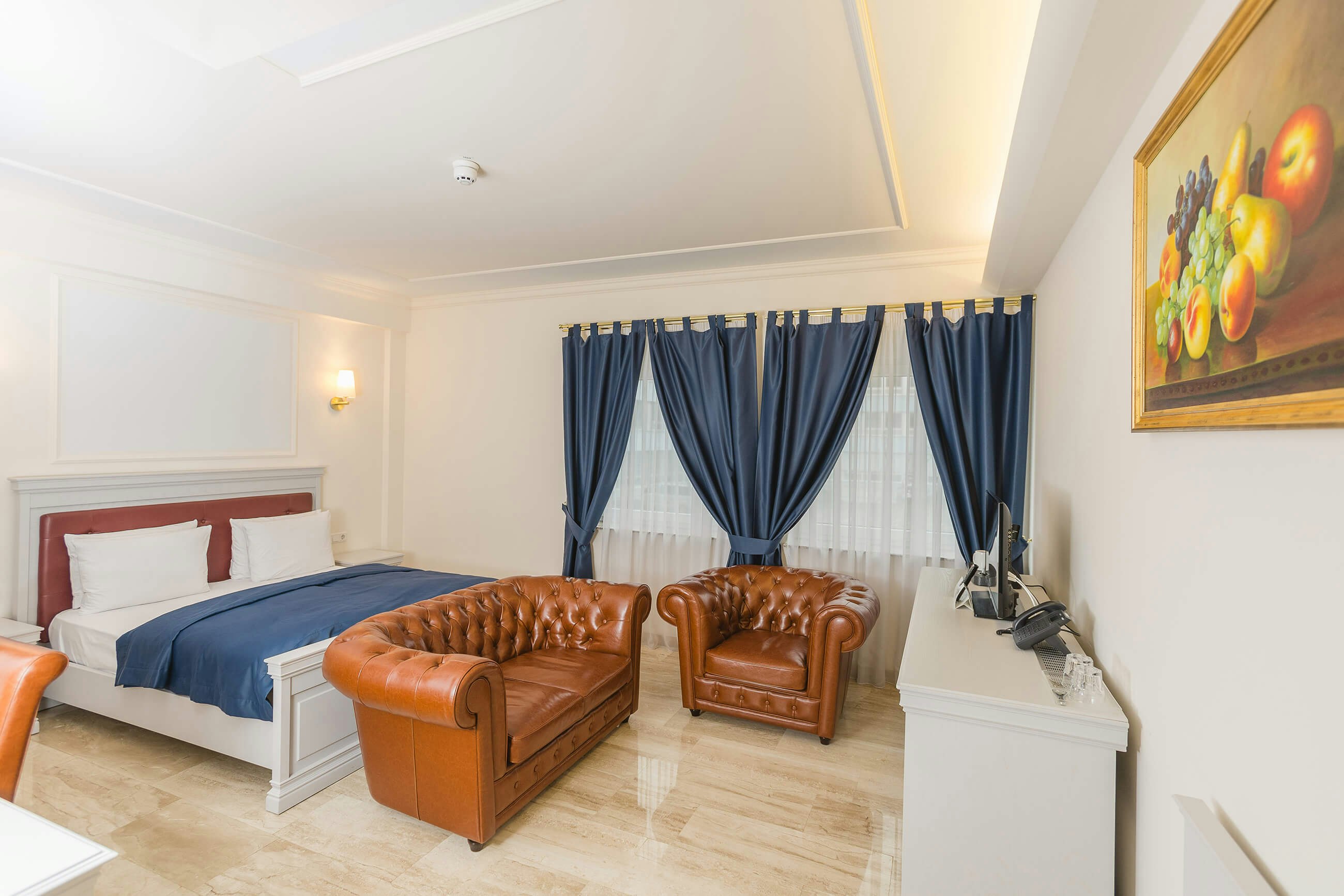 DELUXE, DOUBLE BED