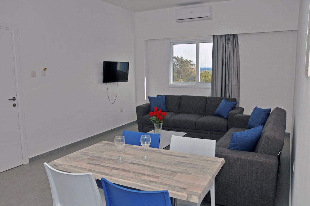 Kaos Hotel Apartments 28/41