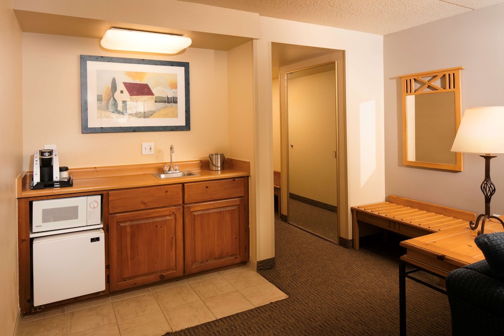 Red Lion Inn and Suites Goodyear Phoenix 7/36