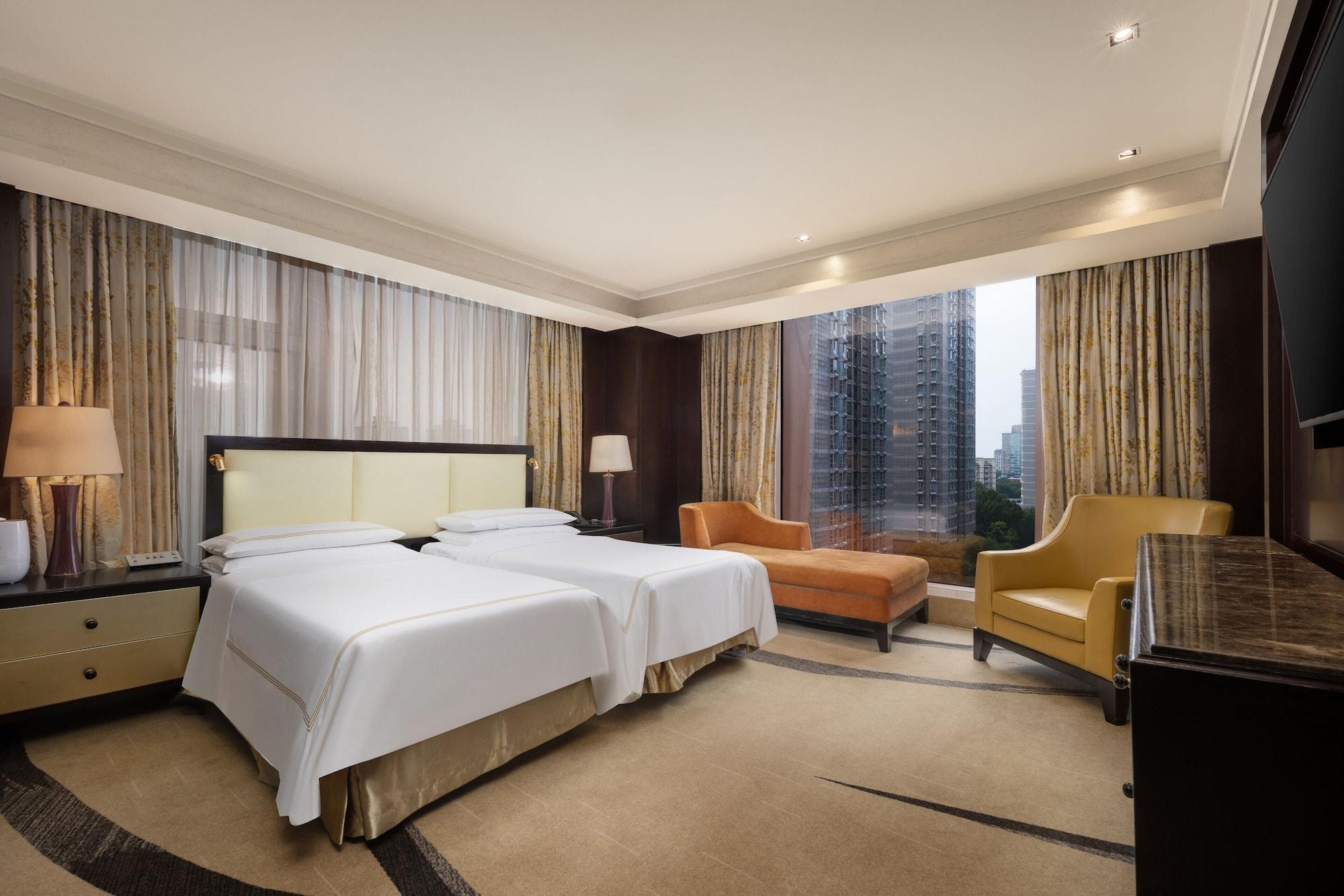 Signature, Gold, Hollywood, Suite, Twin Beds, Lounge Access
