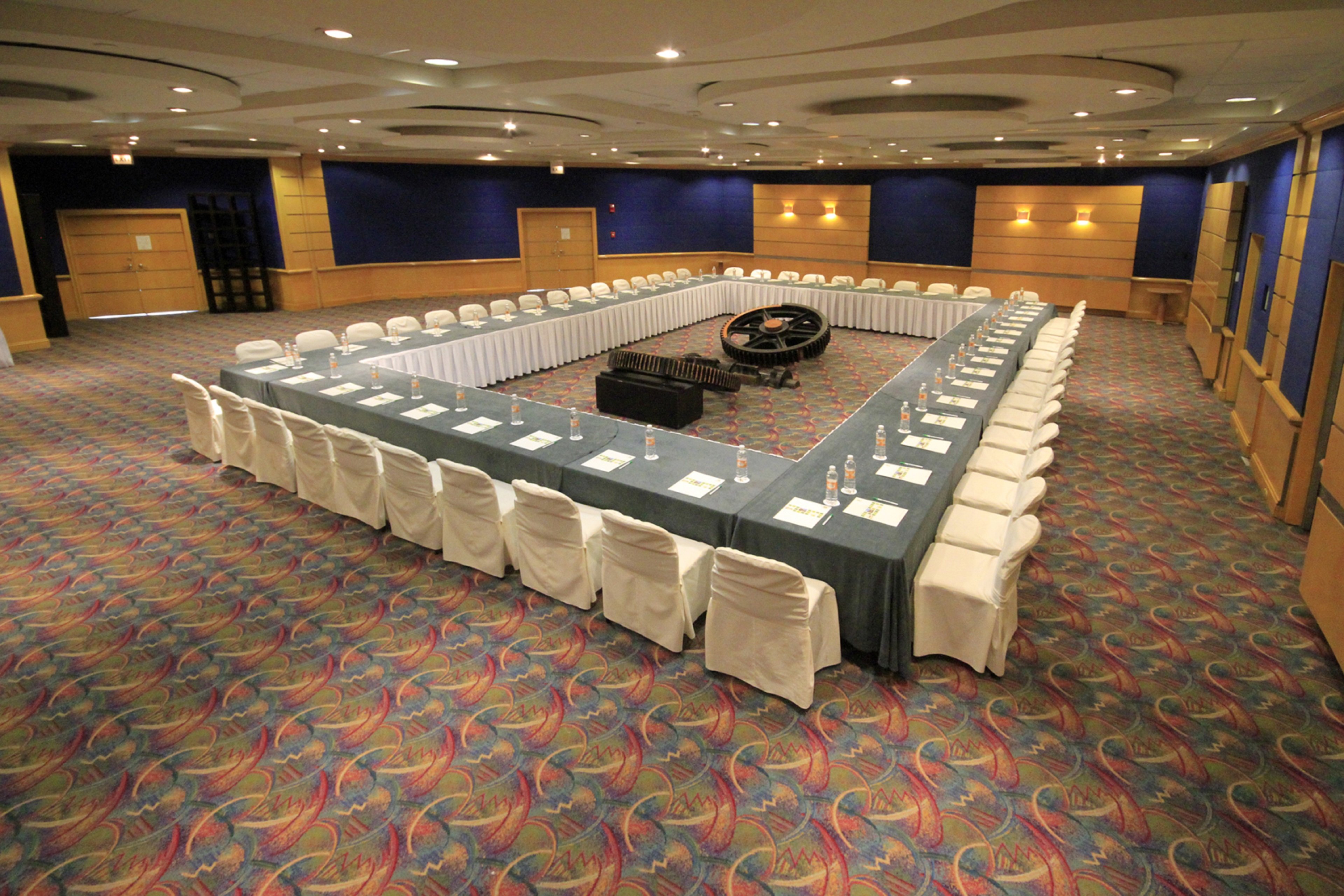 Holiday Inn Monterrey Parque Fundidora 70/78