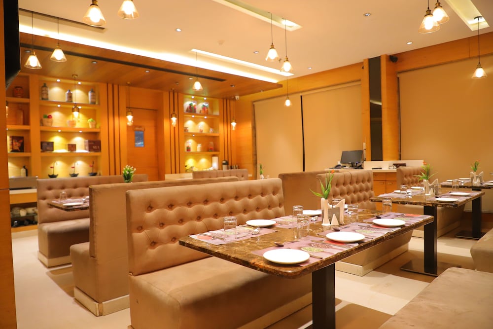 Hotel Maple Grand 21/28