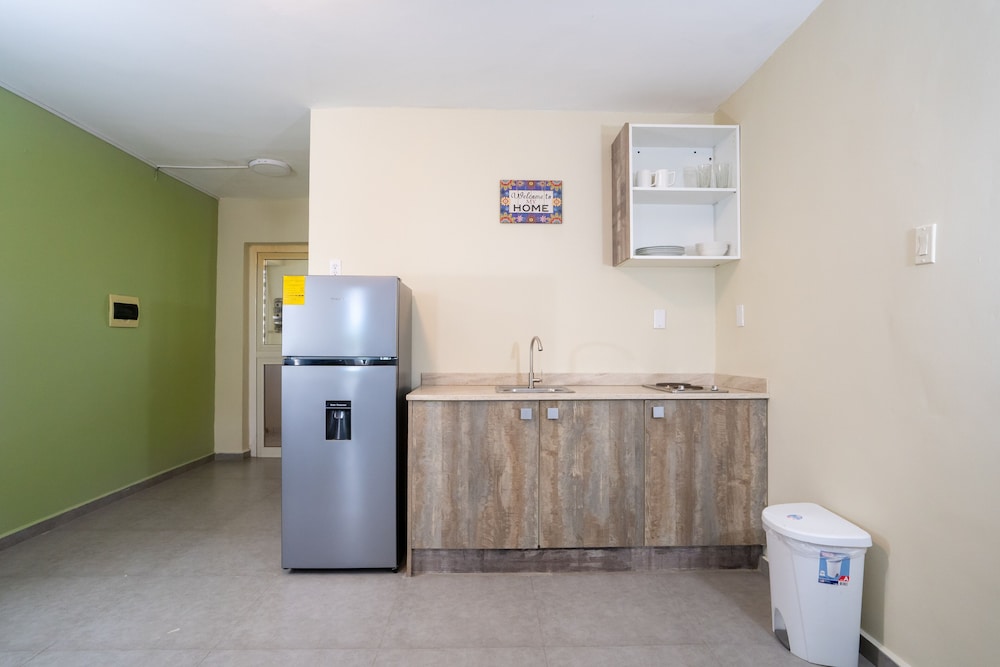 Delynne Boutique Hotel 8/50
