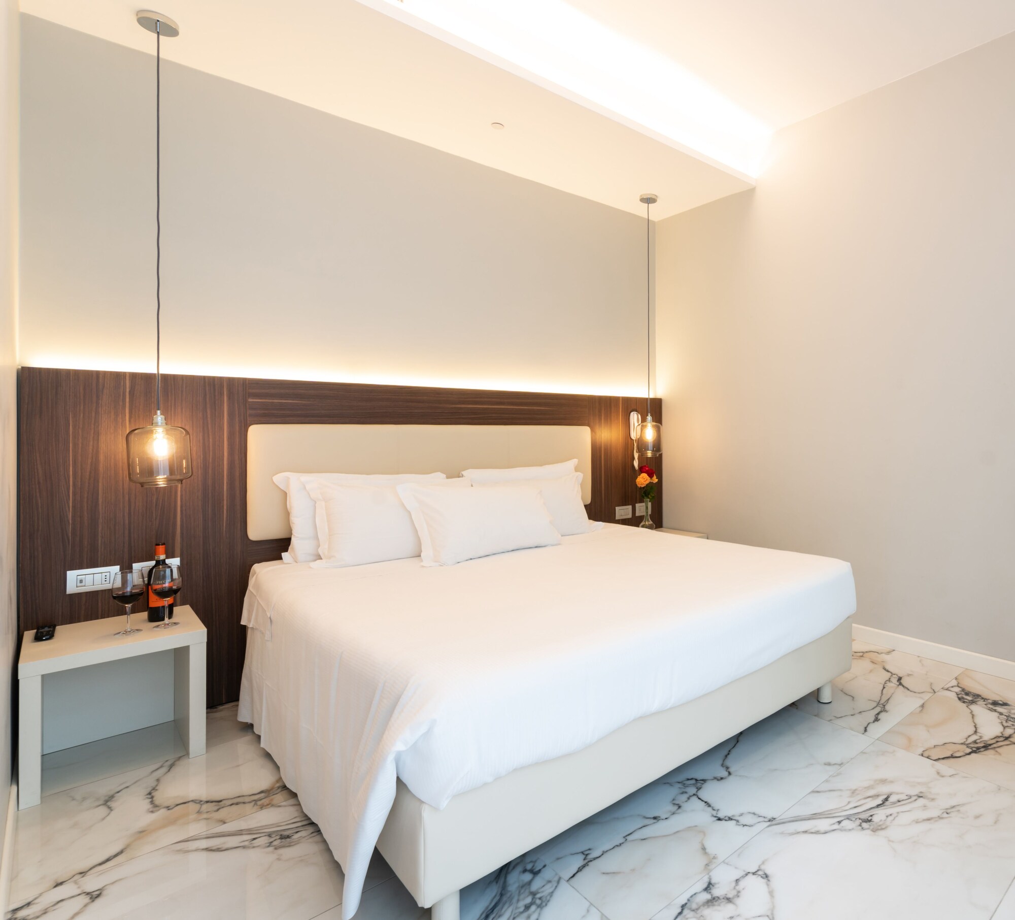 1 BEDROOM, CLASSIC, SUITE, DUOMO VIEW, GARDEN VIEW