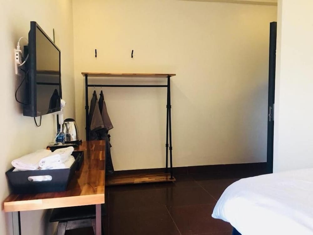 Hotel Pure 8/32