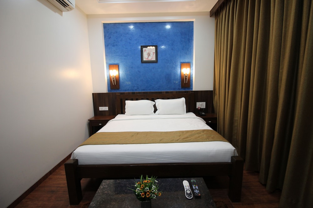 Hotel Majestique Pune 12/33